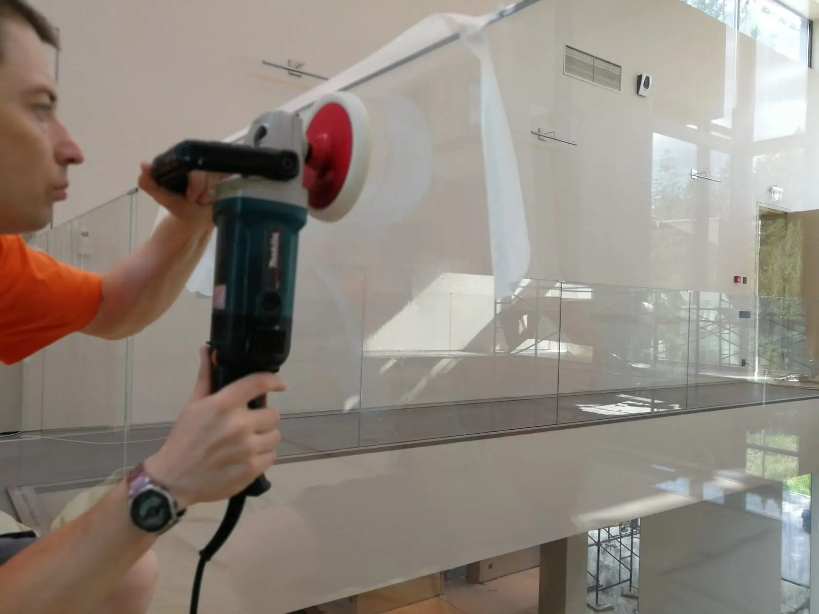 Removing Scratches from Glass